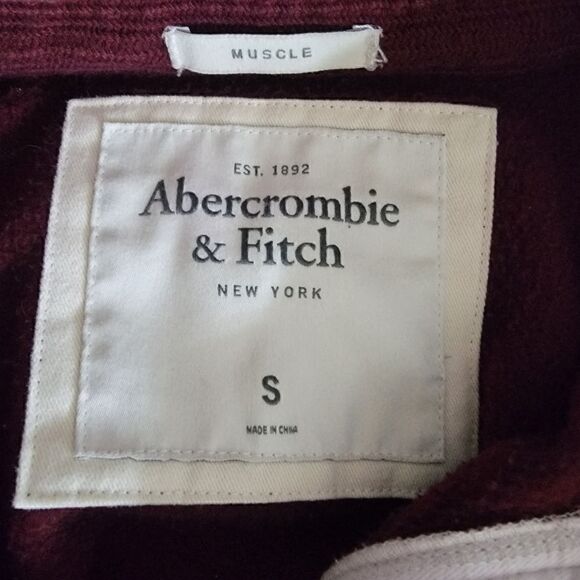 Abercrombie & Fitch Thick Pullover with Kangaroo Pocket and Crest. Size S. - Picture 9 of 10